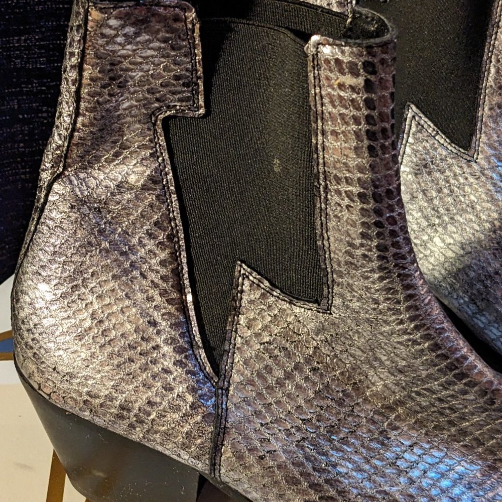 ASOS Leather Snake Silver Chelsea Leather Mens Boots Pointed Toe Glam Rock 10 - Picture 3 of 8